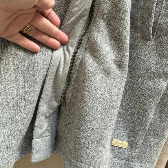Roots Grey Sherpa Lined Hooded Jacket Knee Length Size S Timeless Staple Piece - Picture 7 of 11